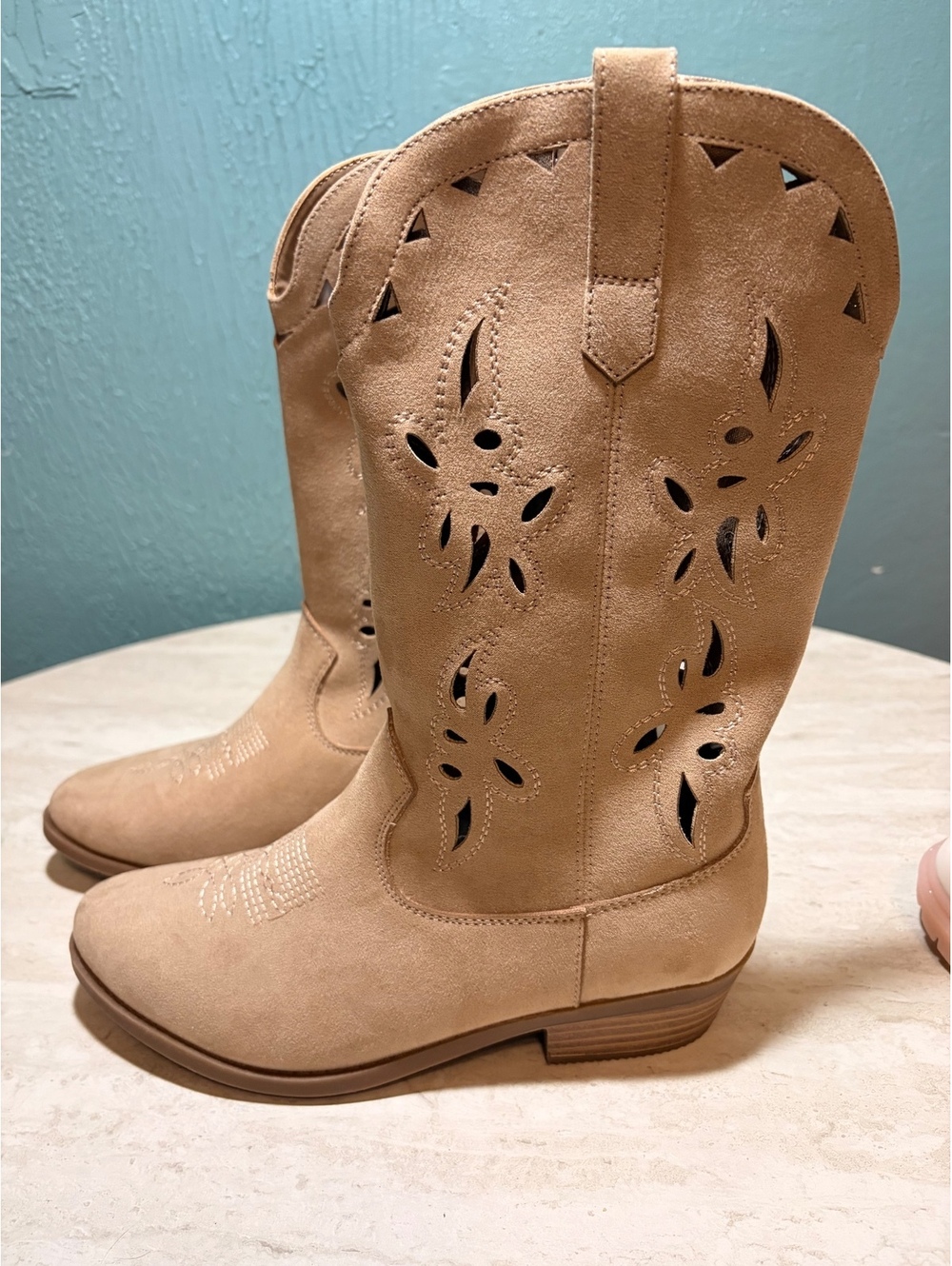 Size 5 Big Kids Girls' Tan Faux Suede Western Cowboy Boots Size 5